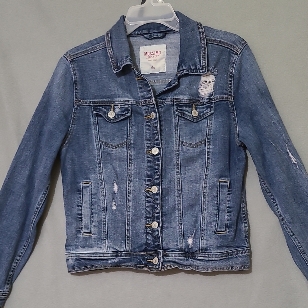 MOSSIMO Women's Blue Distressed Denim Trucker Jacket - Size Medium